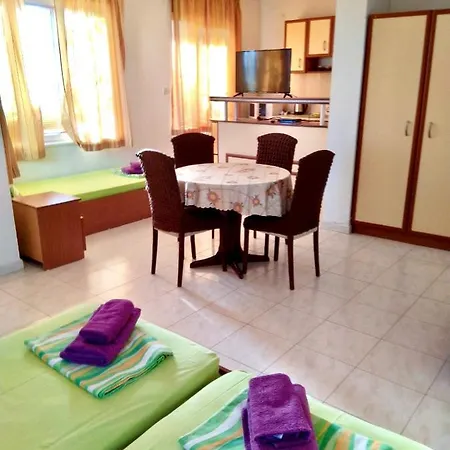 Kъща за гости прохлада 3 и 4 етаж 3* Sinemoretz