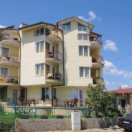 Kъща за гости прохлада 3 и 4 етаж 4*